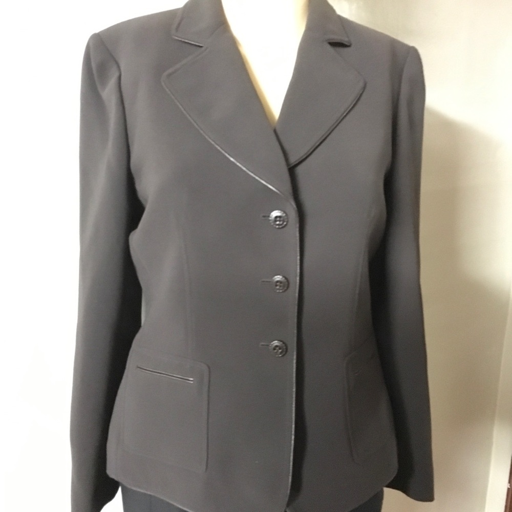 NWOT 💥Tahari Arthur Levine Brown blazer💥